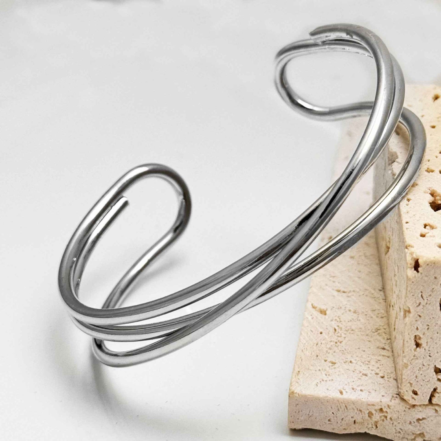 Minimalist Geometric Bracelet β European/American Style in Gold or Silver Electroplated