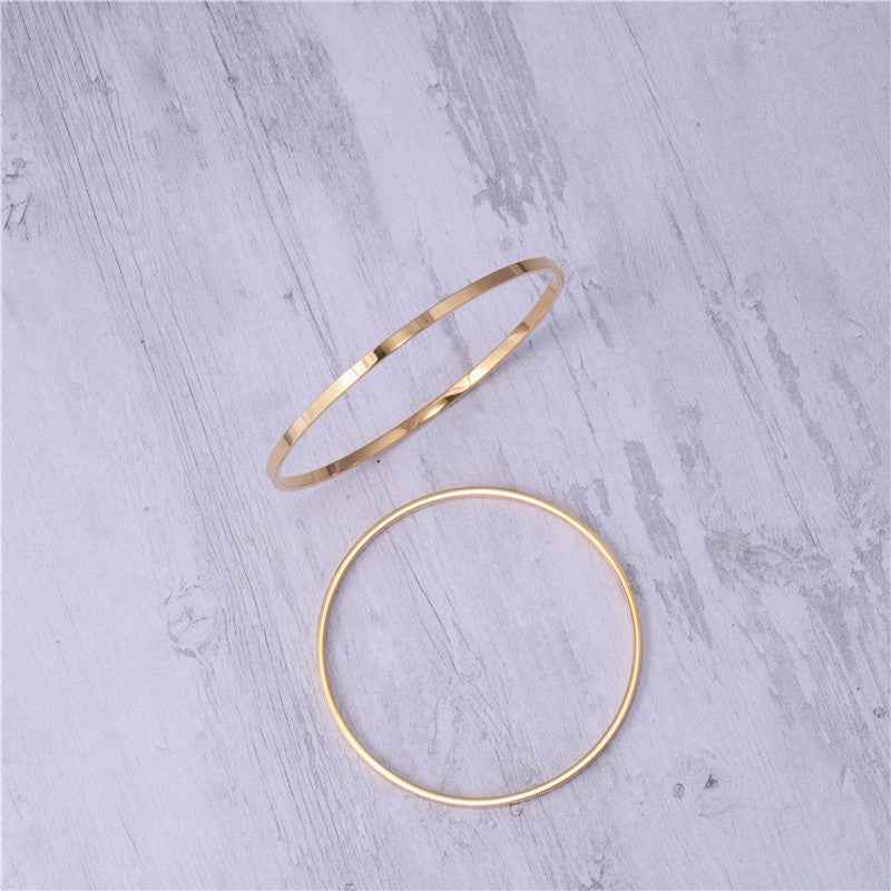 Fine Gold-Clad Titanium Steel Bracelet with Geometric Design and Multiple Sizes