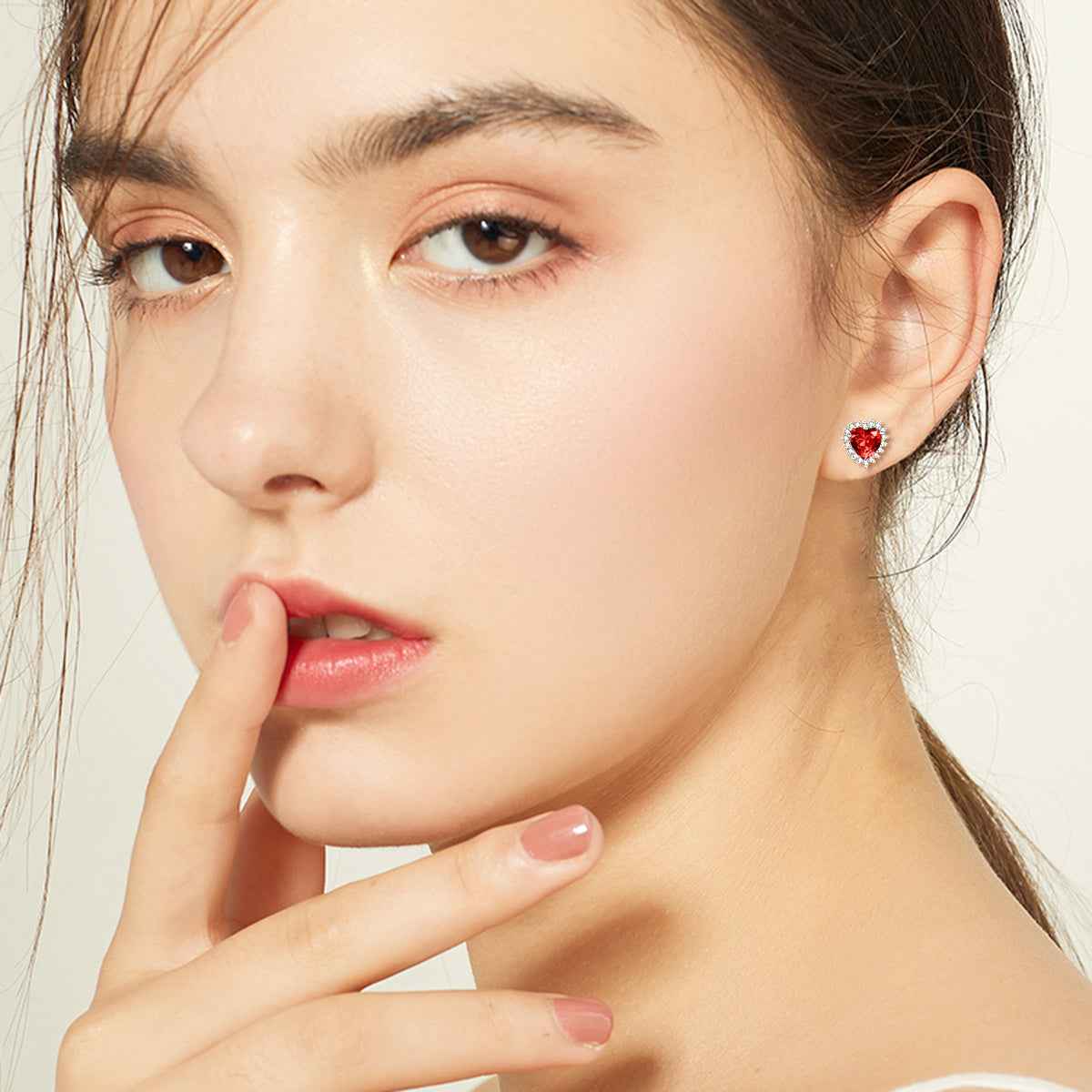 Heart-Shaped Cubic Zirconia Earrings in 925 Sterling Silver - Romantic White Gold Plated Everyday Jewelry