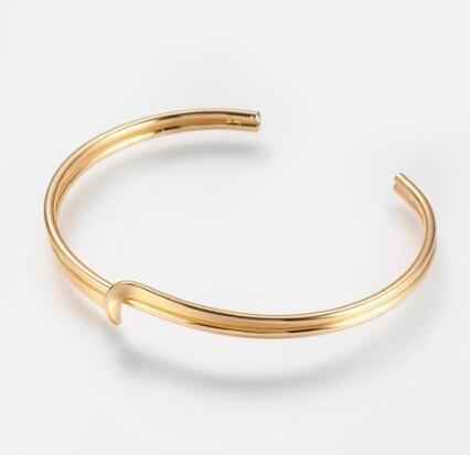 High-End Minimalist Adjustable Cuff Bracelet in Gold Alloy - Open Design for Everyday Luxury