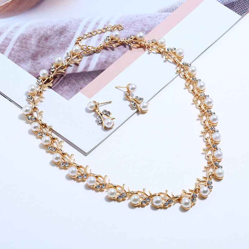 Gold-Plated Pearl Pendant Necklace – Long Sweater Chain for Modern Women
