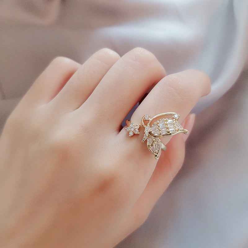 Ladies Index Finger Knuckle Ring Bracelet - Trendy Accessory for Fashionable Women