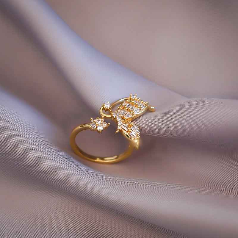 Ladies Index Finger Knuckle Ring Bracelet - Trendy Accessory for Fashionable Women