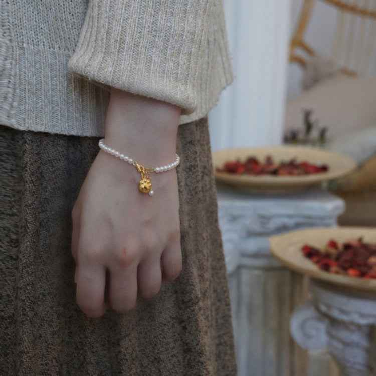 USA 14K Gold-Plated Freshwater Pearl Bracelet – Hypoallergenic, Water-Resistant & Adjustable Luxury