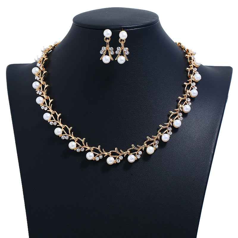 Gold-Plated Pearl Pendant Necklace – Long Sweater Chain for Modern Women