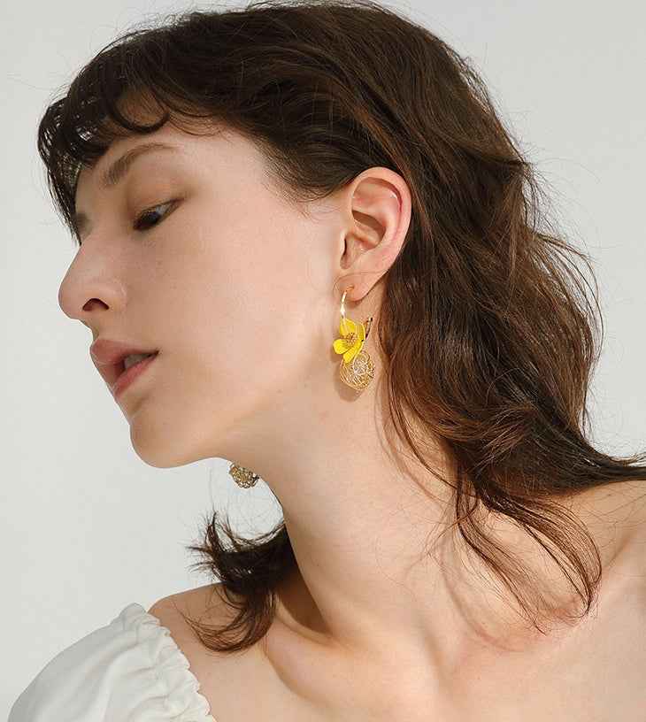 Fairy Petal Flower Earrings in Gold or Silver-Plated Alloy with Gem Inlay – Whimsical Botanical Design