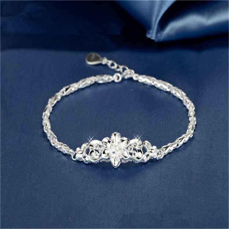 Floral Filigree Bracelet – Elegant Jewelry for Any Occasion