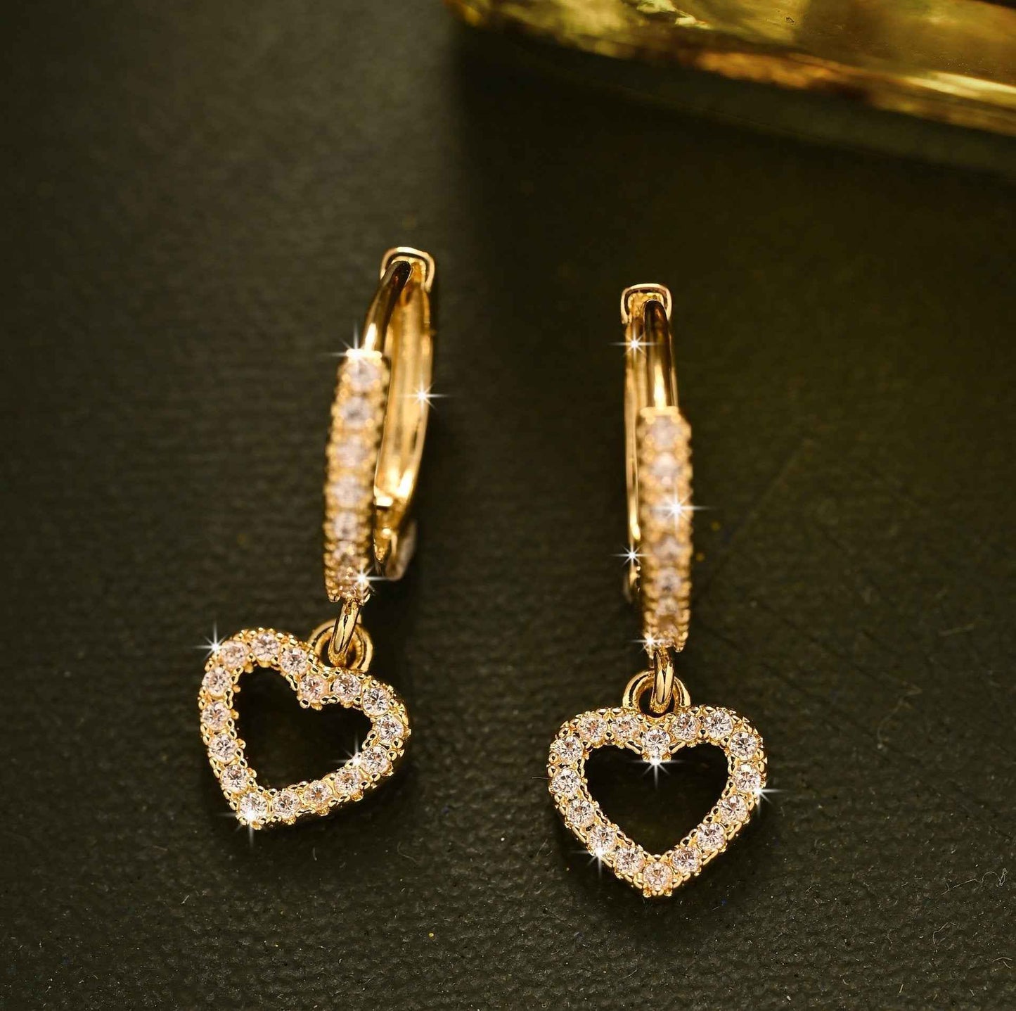 Retro Heart-Shaped Zircon Earrings in Gold or Silver – Korean Simple Style