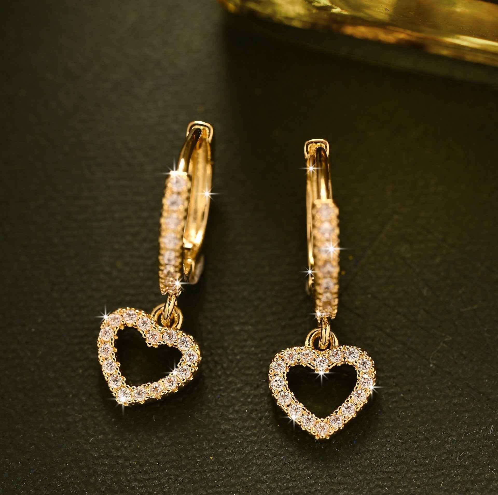Retro Heart-Shaped Zircon Earrings in Gold or Silver – Korean Simple Style