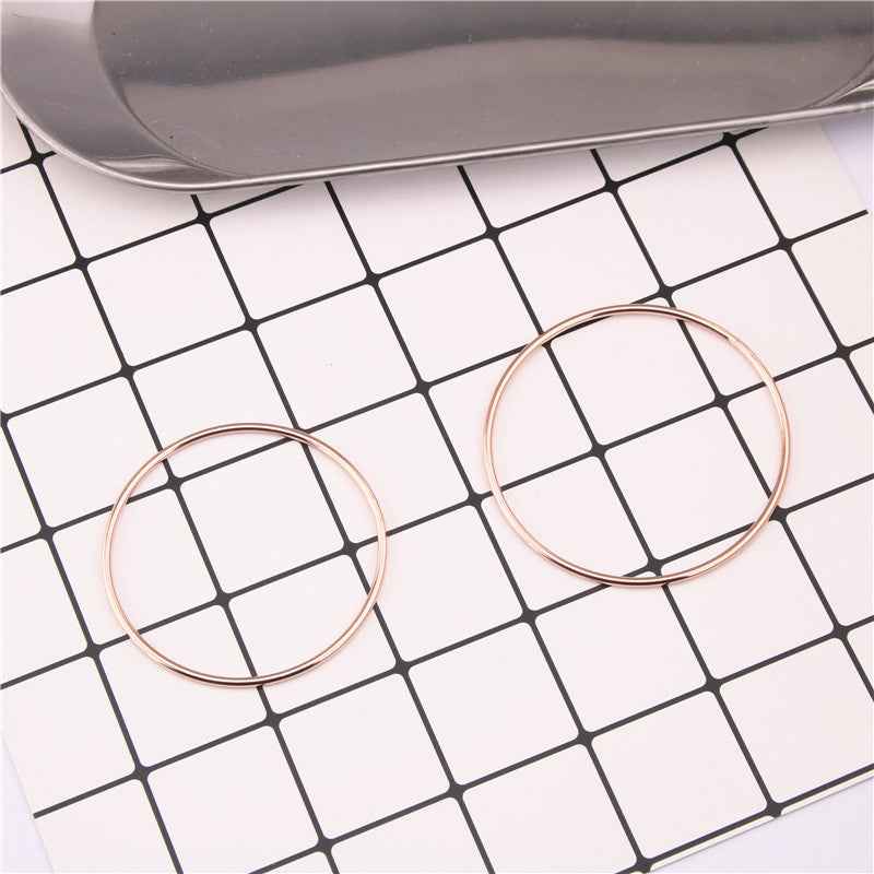 Fine Gold-Clad Titanium Steel Bracelet with Geometric Design and Multiple Sizes