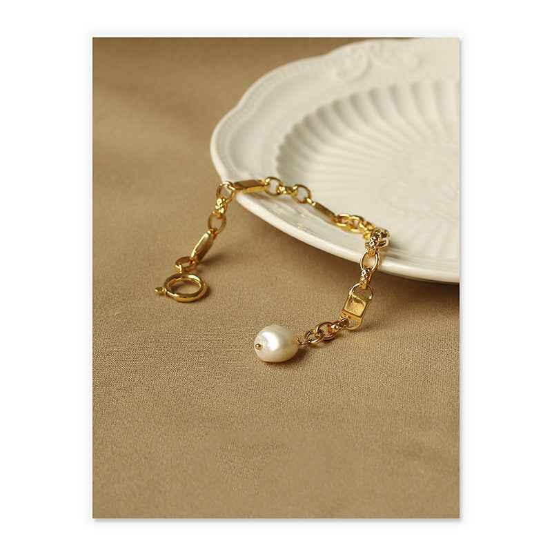Chunky Gold Chain Bracelet with Natural Pearl Pendant - Trendy Geometric Statement Piece