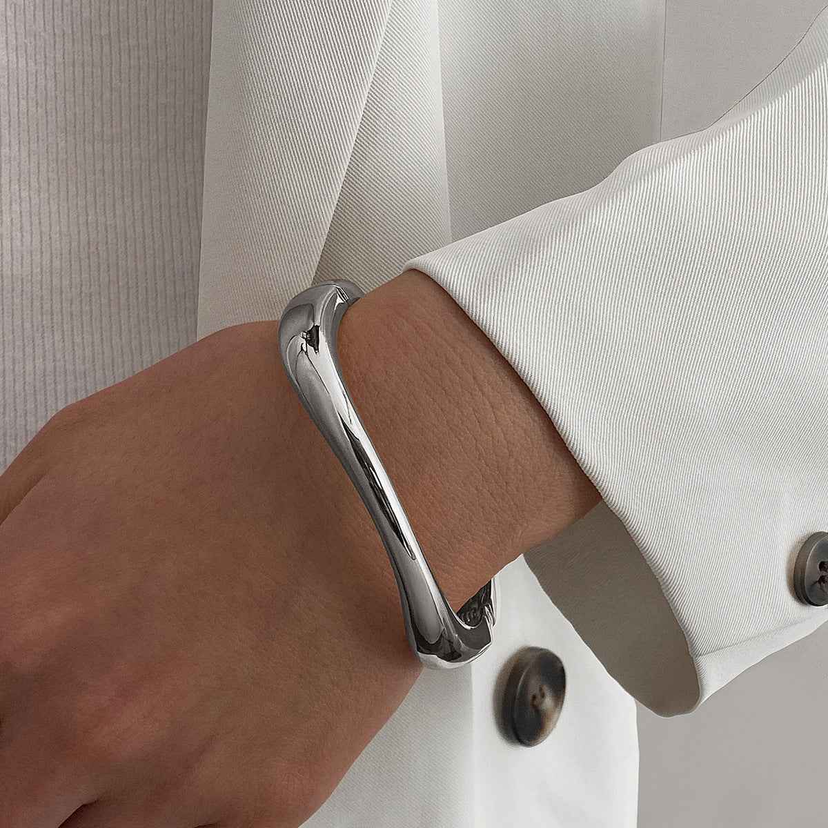 Bold Glossy Metal Statement Bracelet – Exaggerated European/American Style, Multiple Variants