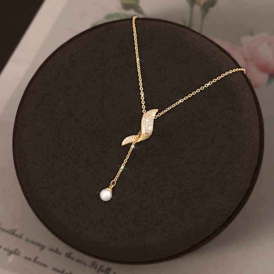 Geometric Pearl Necklace – Elegant 18K Gold-Plated Clavicle Chain with Crystal & Pearl Tassels