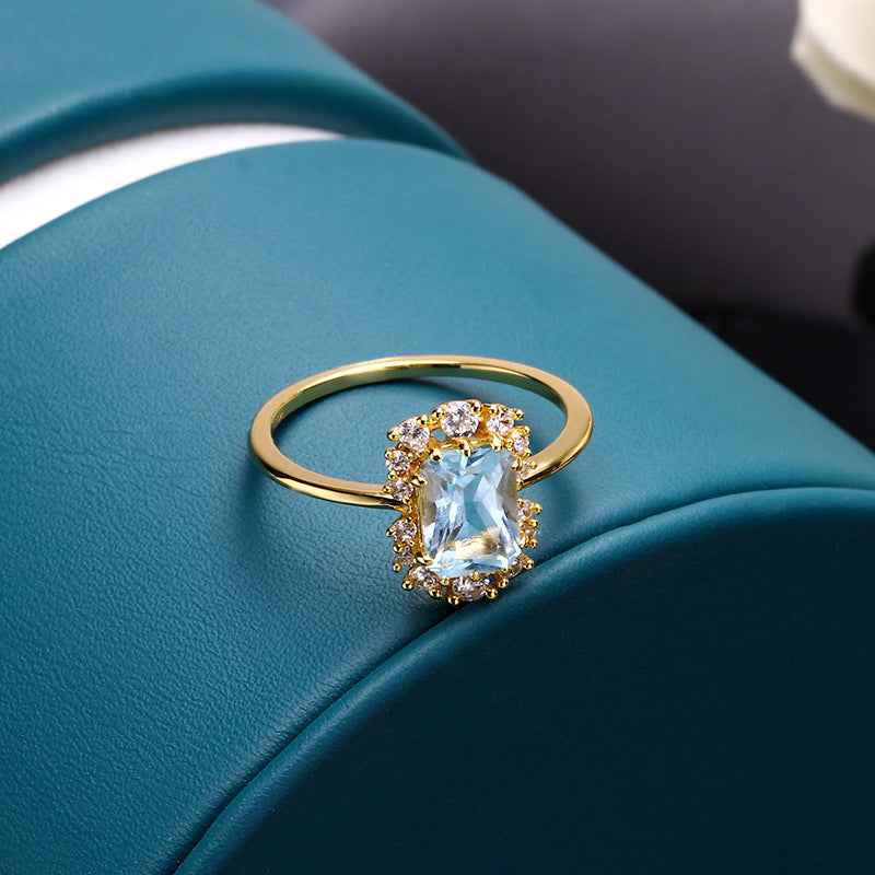 Simple Temperament Sky Blue Topaz Ring - 925 Sterling Silver Geometric Light Luxury Jewelry for Women