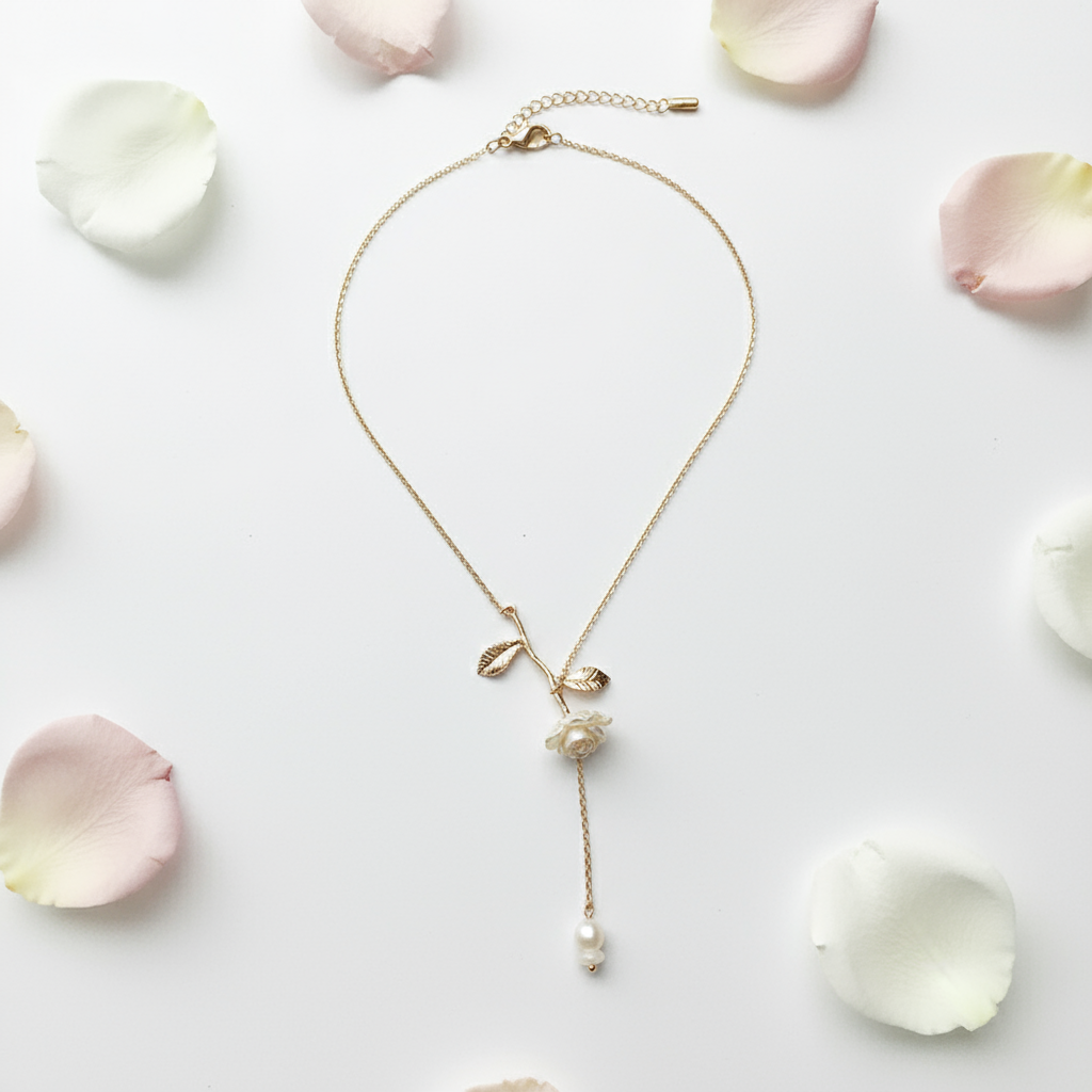 French Vintage Rose Flower Necklace – Gold-Plated 925 Silver, Resin & Shell, Romantic Boutique Style - Eterna