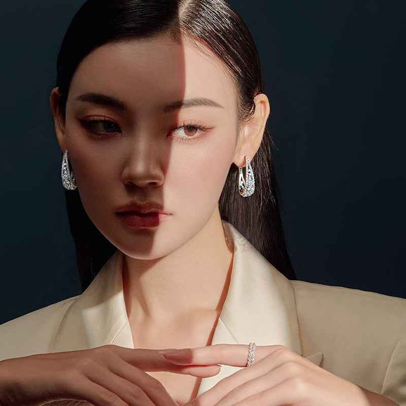 Elegant Hoop Earrings - Exquisite Filigree Design