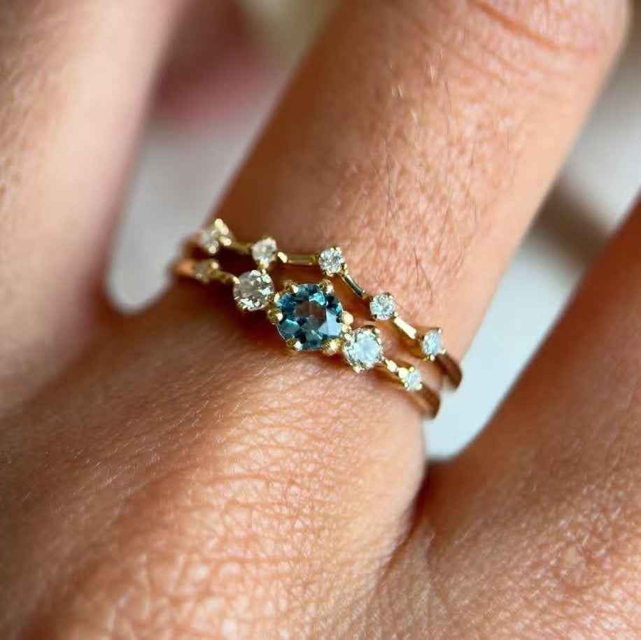 Sea Blue Diamond Couple Ring - Gold Flower Simple Jewelry for Women's Romantic Ocean-Inspired Gift