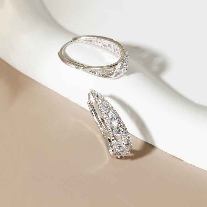 Elegant Hoop Earrings - Exquisite Filigree Design