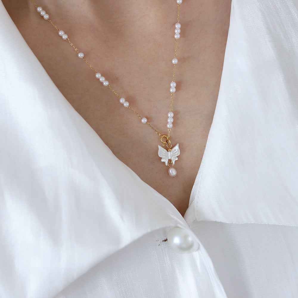 Natural Freshwater Pearl Butterfly Necklace – Elegant Shell Design with Twist Chain